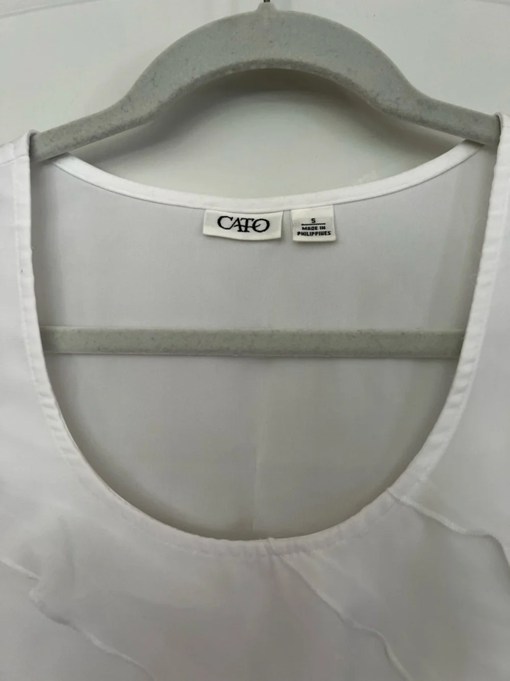 Cato White Women’s Sleeveless Ruffle Tiered  Scoop Neck Blouse Size Small - Picture 4 of 6